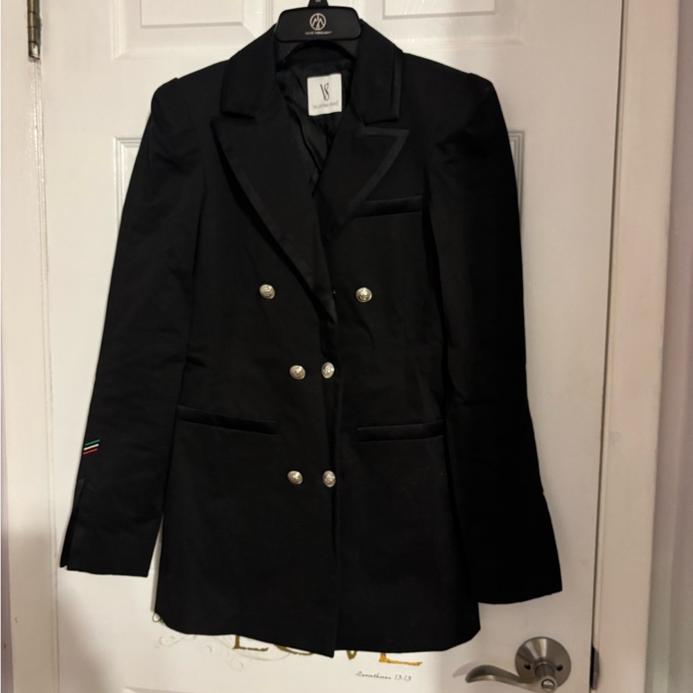Elegant Black Double-Breasted Blazer